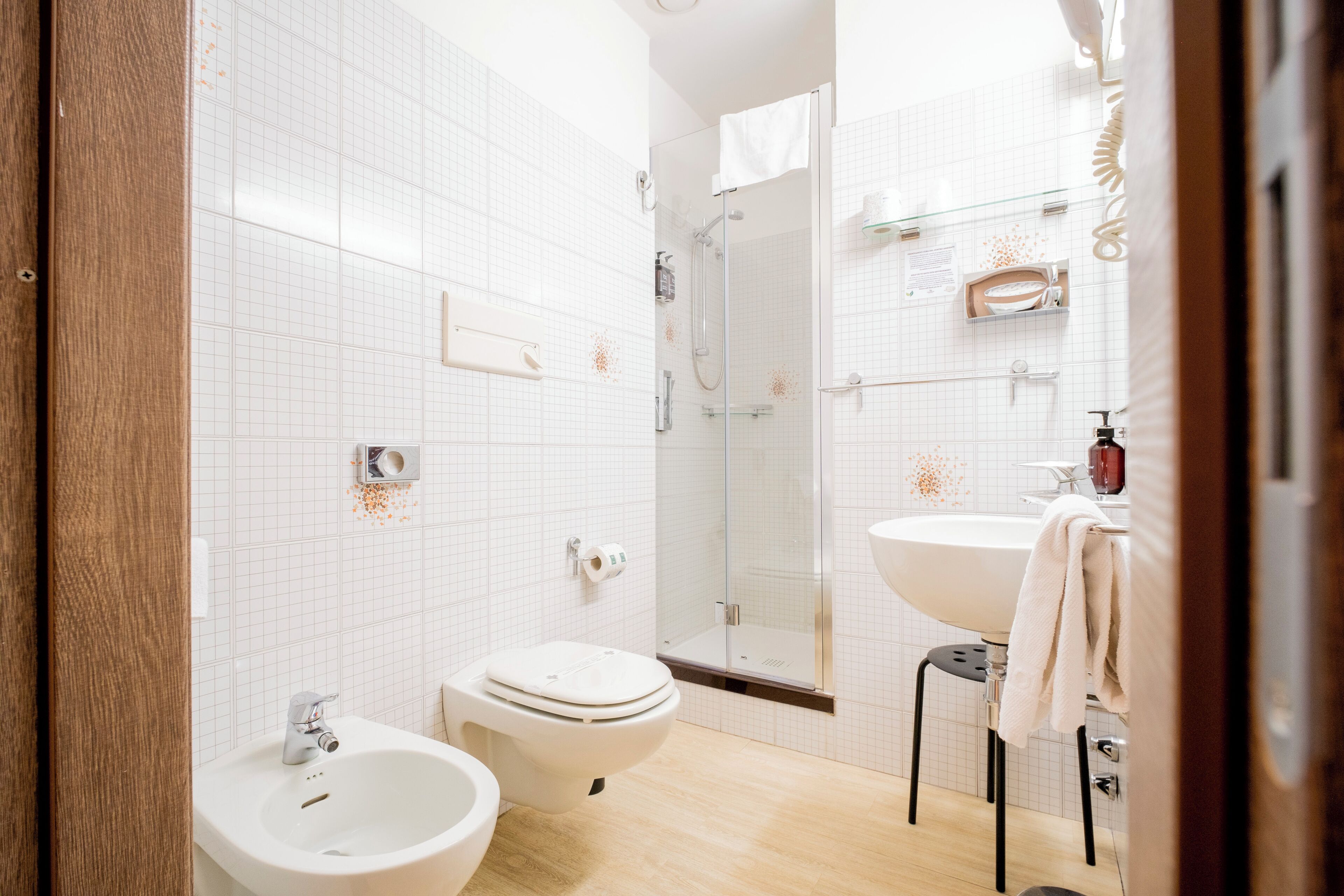 twin room | bathroom | free toiletries, hair dryer, bidet, towels