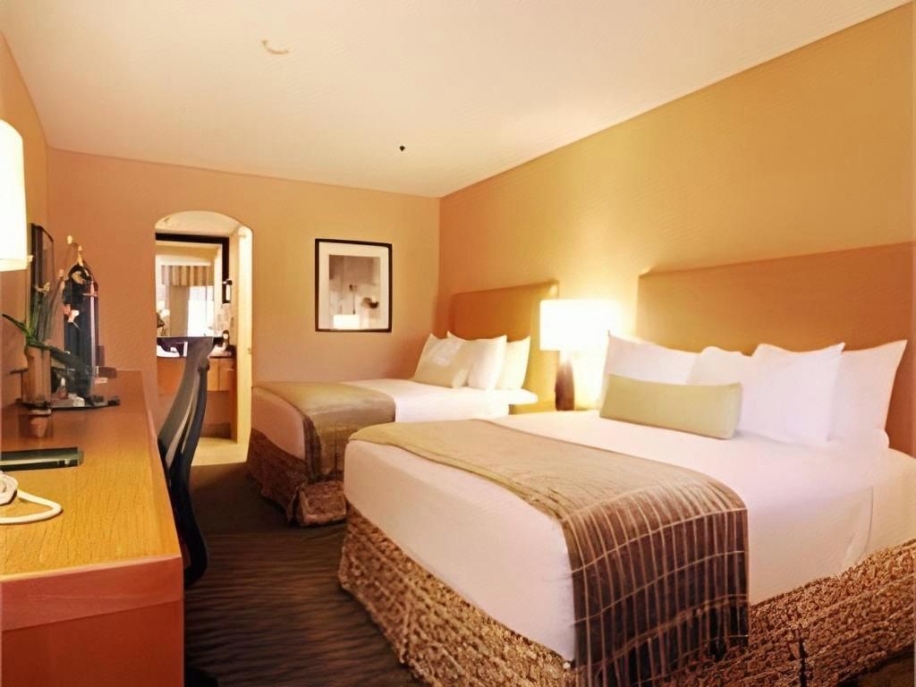 Desk, iron/ironing board, free WiFi, bed sheets