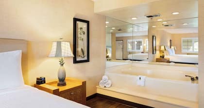 Best Western Plus Las Brisas Hotel