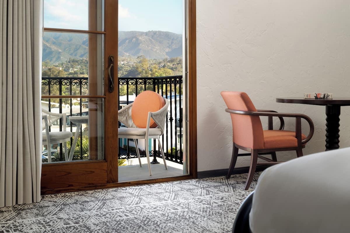 Chambre, 2 grands lits, balcon | Literie de qualité, couette en duvet, lit avec matelas à plateau-coussin