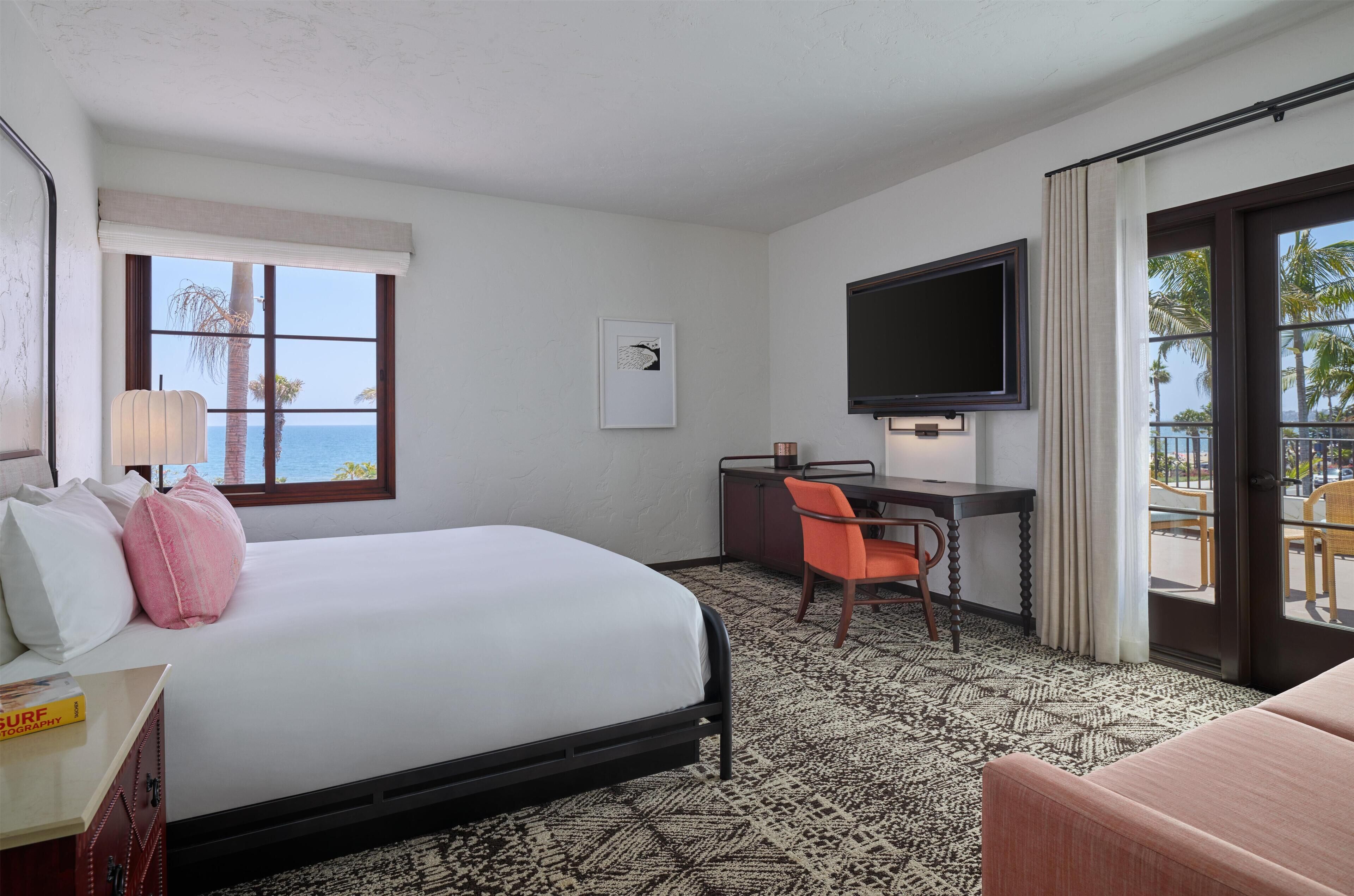 Room, 1 King Bed, Balcony, Ocean View | Premium bedding, down comforters, pillowtop beds, in-room safe