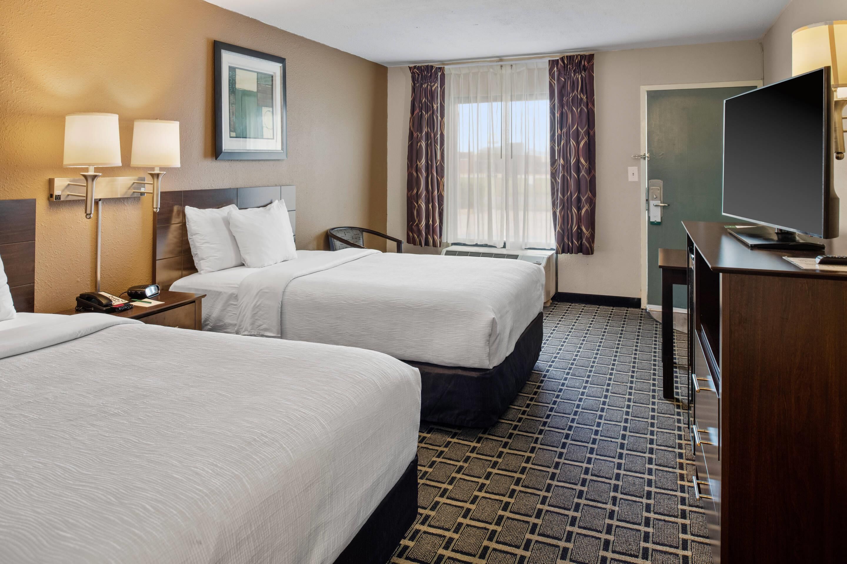 مكتب ومكواة/لوح كي وواي فاي مجانًا وملاءات أسرّة