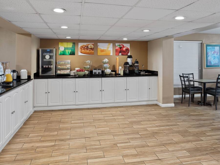 Tägliches inbegriffenes Frühstücksbuffet