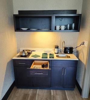 Suite, 2 Queen Beds, Non Smoking | Private kitchenette