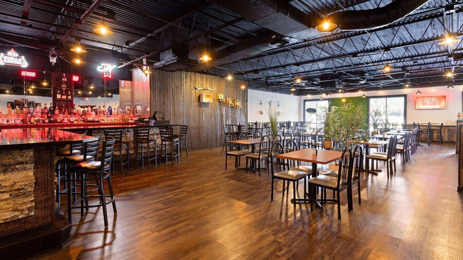 Days Inn & Suites by Wyndham Fort Pierce Midtown