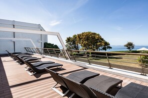 Sun deck