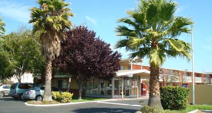 Heritage Inn