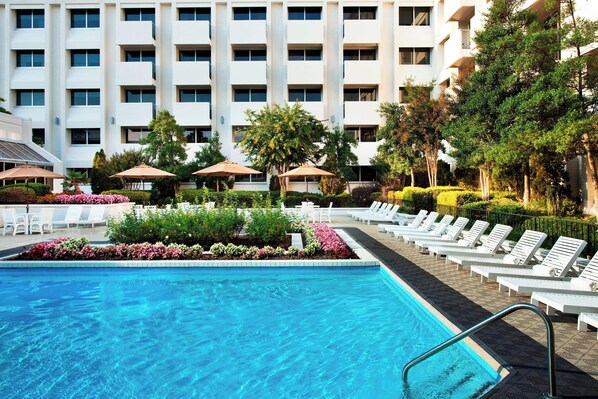 Indoor pool, outdoor pool