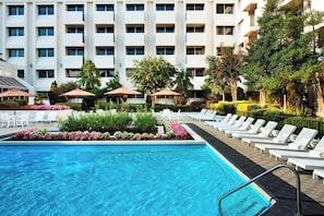 Indoor pool, outdoor pool