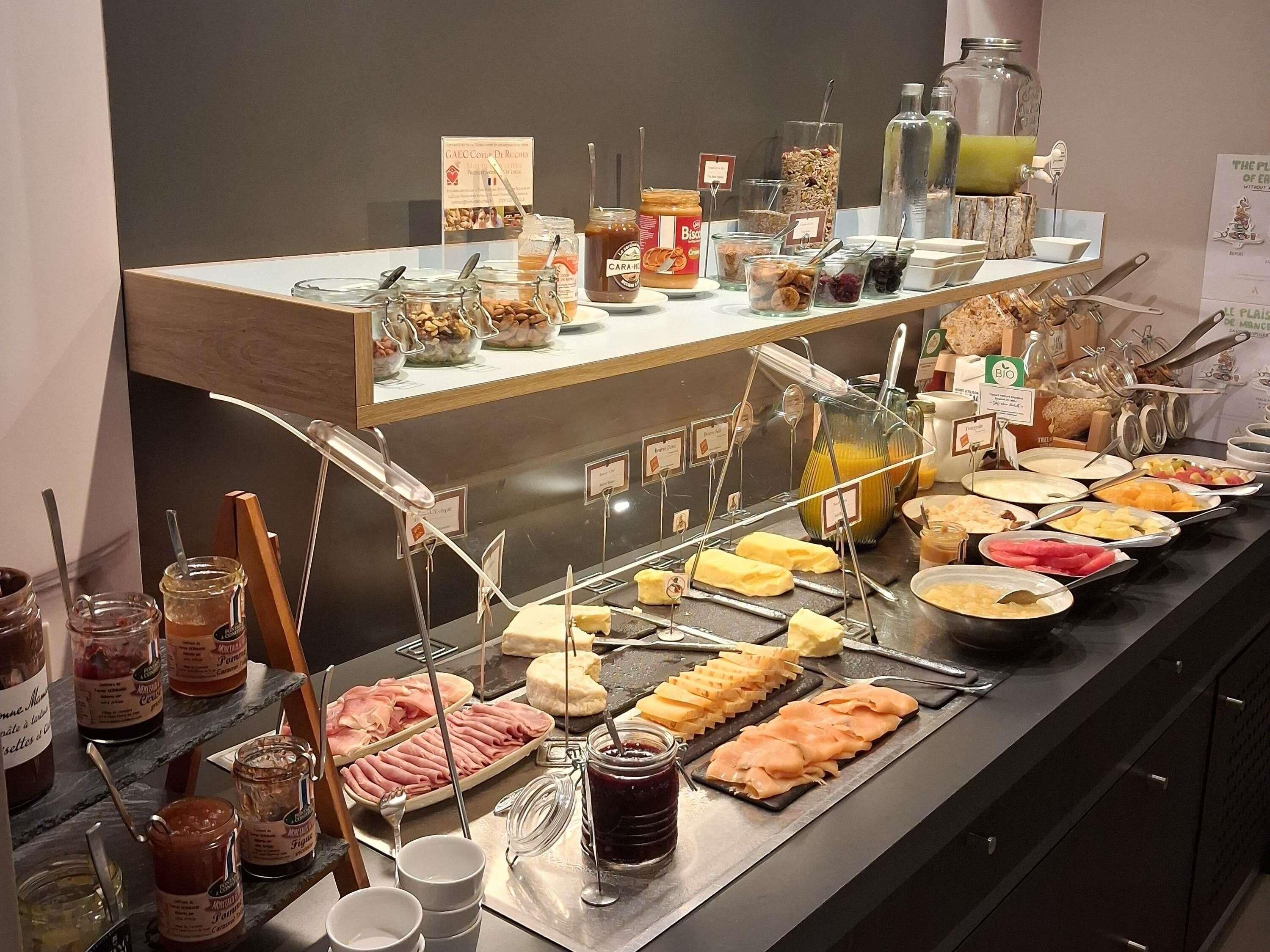 Daily buffet breakfast (EUR 21 per person)