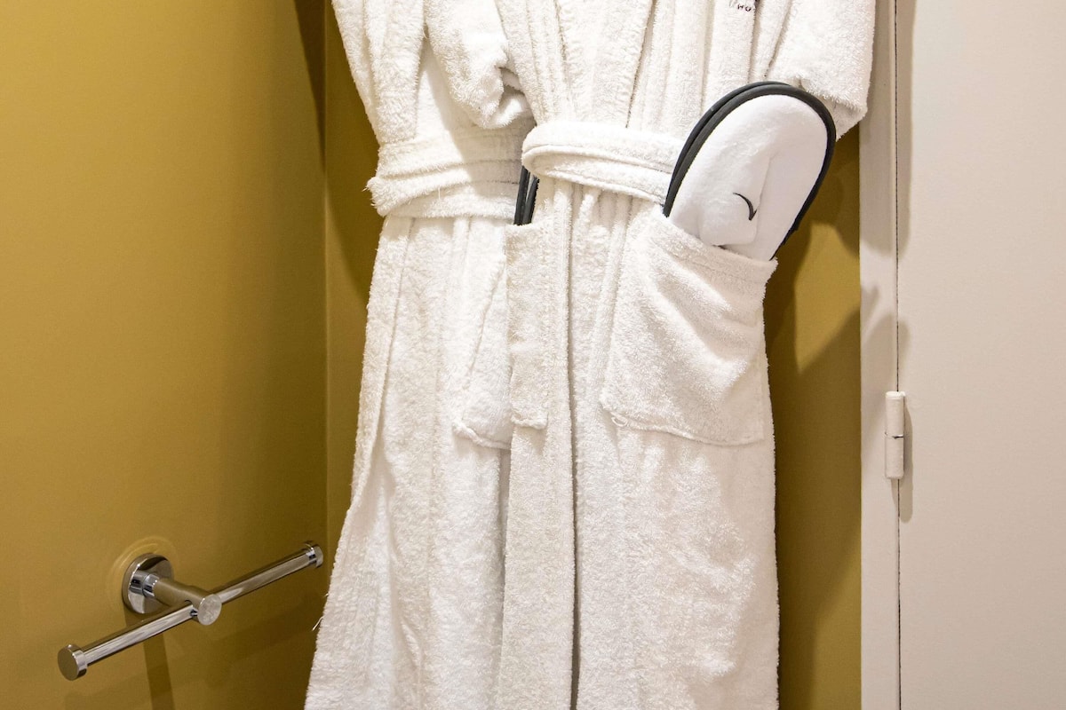 privilege, room, 1 double bed | minibar, in-room safe, desk, blackout curtains