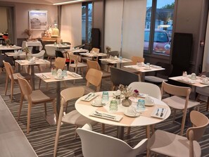 Daily buffet breakfast (EUR 16 per person)