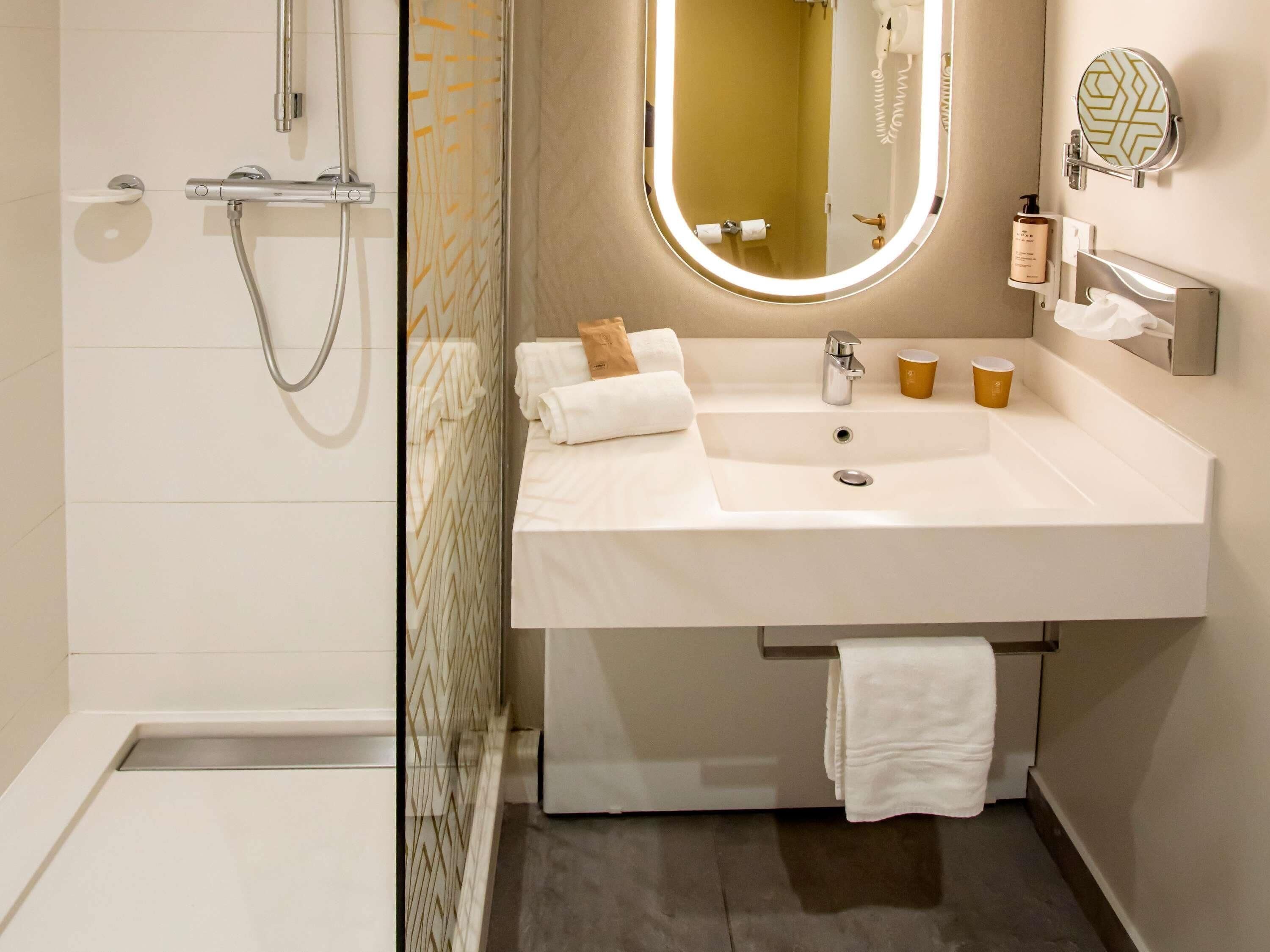 superior double room | minibar, in-room safe, desk, blackout curtains