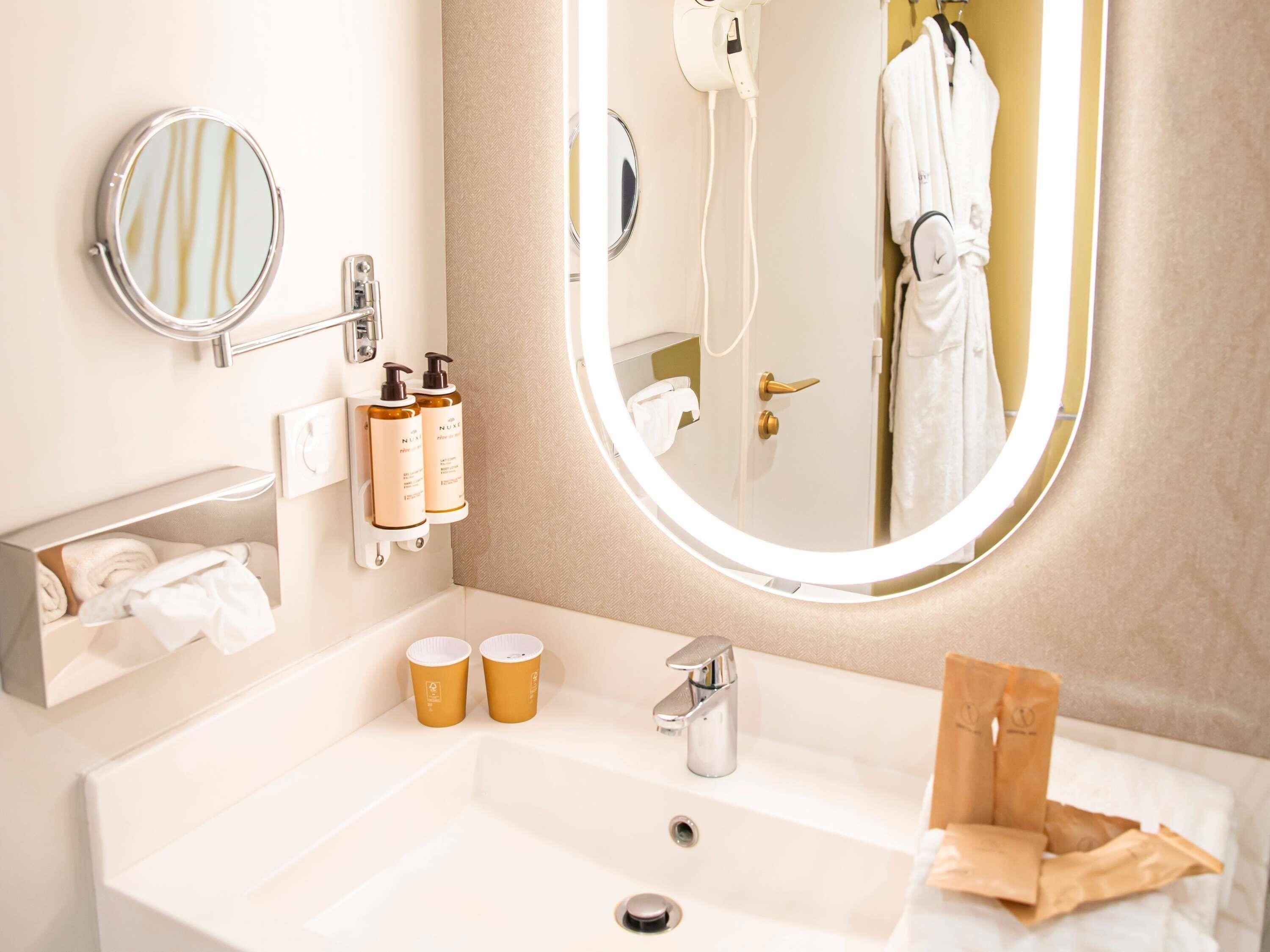 privilege, room, 1 double bed | minibar, in-room safe, desk, blackout curtains