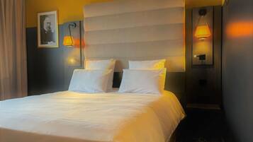 Phòng đôi Superior | Minibar, két bảo mật tại phòng, bàn, màn/rèm cản sáng