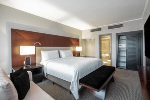Premium bedding, minibar, in-room safe, desk - Sao Paulo Airport Marriott Hotel (Guarulhos)