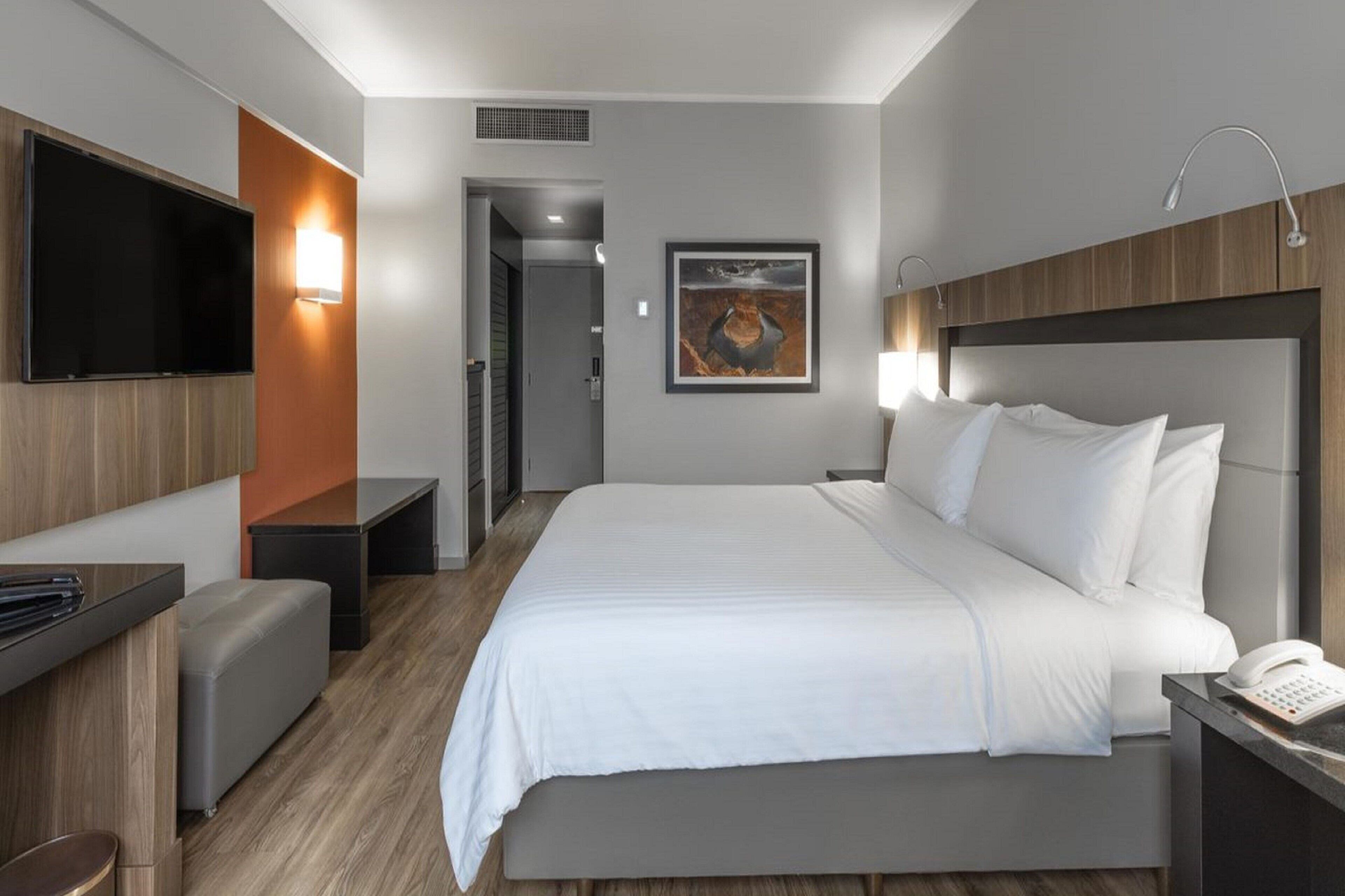 Premium bedding, minibar, in-room safe, desk