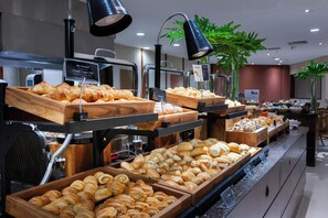 Tägliches Frühstücksbuffet gegen Gebühr