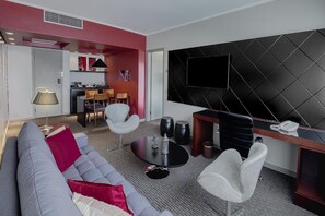 1 bedroom, premium bedding, minibar, in-room safe