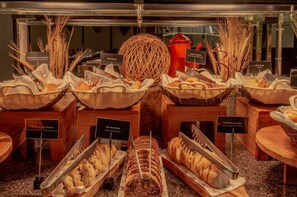 Daily buffet breakfast for a fee - Sao Paulo Airport Marriott Hotel (Guarulhos)