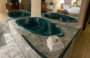 Suite, 1 King Bed, Non Smoking, Jetted Tub
