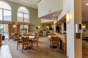 Free daily full breakfast - Best Western Davison Inn (Davison)
