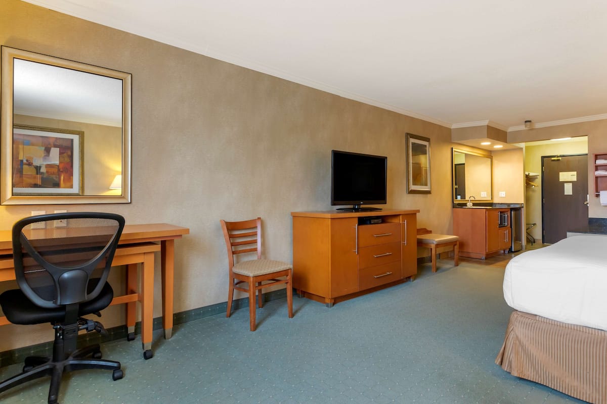Pillowtop beds, desk, laptop workspace, iron/ironing board