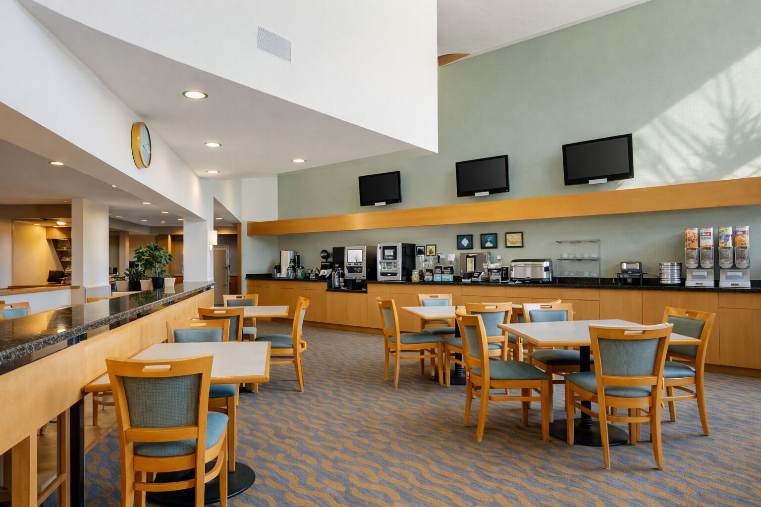 Desayuno completo incluido todos los días