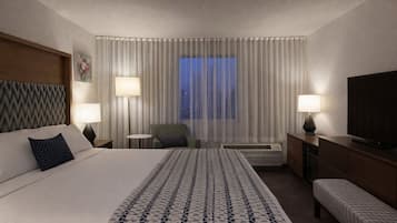 Habitación estándar, 1 cama King size, con acceso para personas discapacitadas, tina | Camas con pillow-top, escritorio y espacio para trabajar con laptop