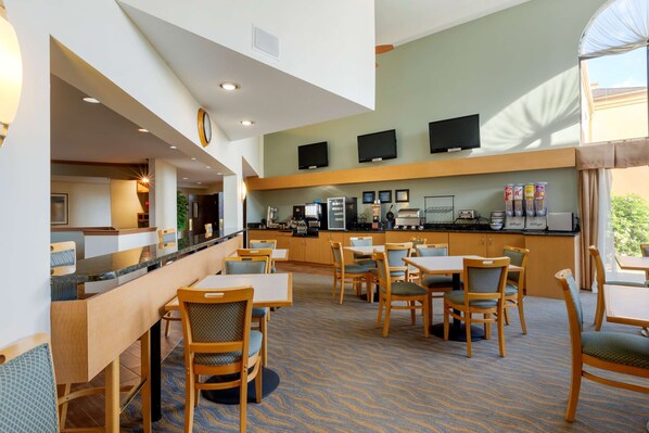 Free daily full breakfast - Best Western Davison Inn (Davison)