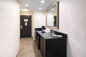 Suite, 1 King Bed, Non Smoking, Refrigerator & Microwave (with Sofabed) | Private kitchen | Mini-fridge, microwave, coffee/tea maker