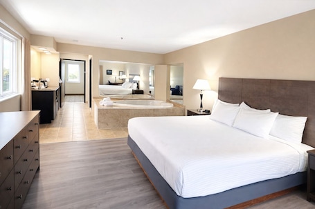 Suite, 1 letto king, non fumatori, idromassaggio (with Sofabed) | Materassi a doppio strato, una scrivania, postazione laptop. Best Western Davison Inn