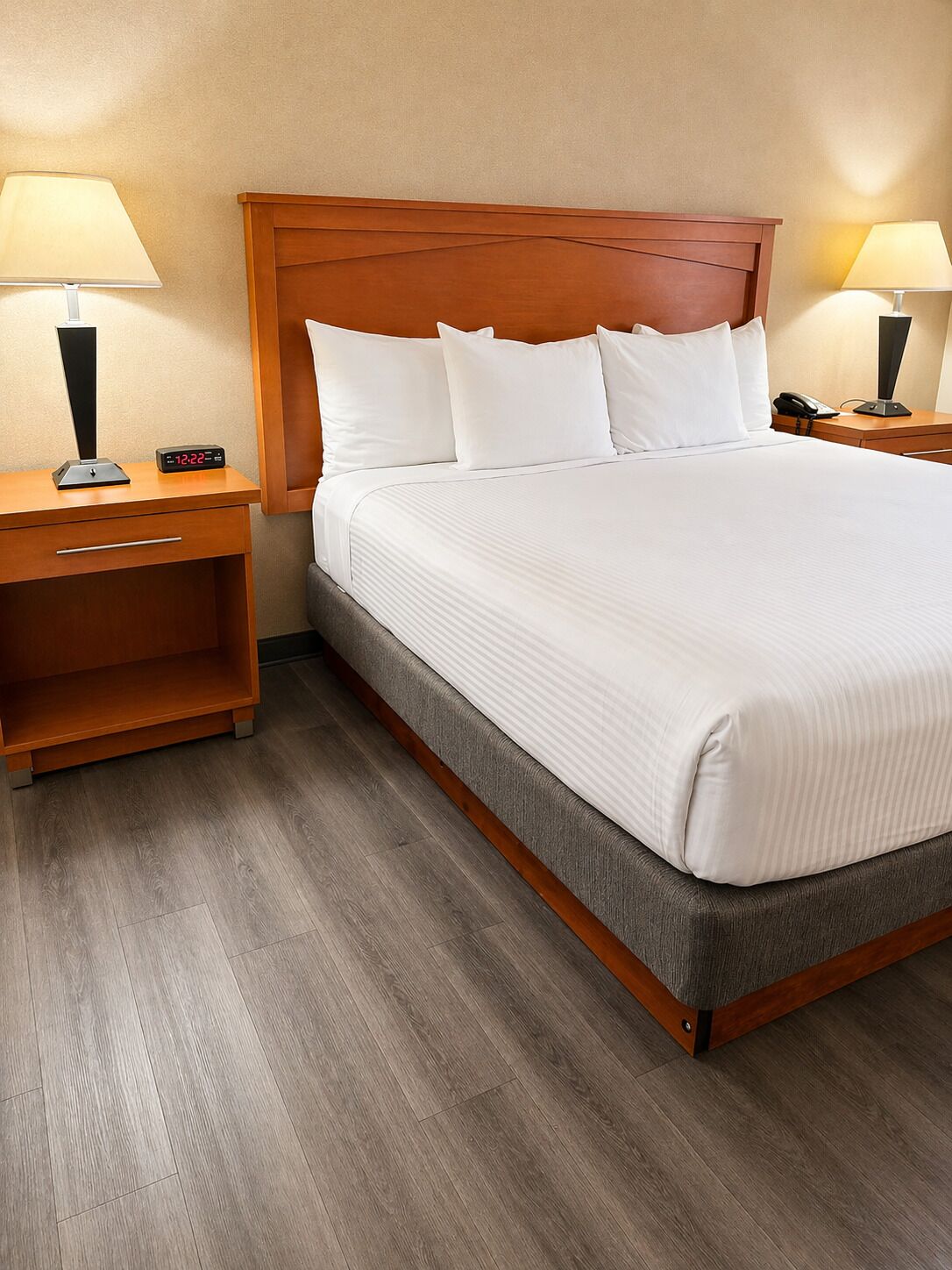 Standard Room, 1 King Bed, Accessible, Bathtub