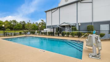 季節限定屋外プール