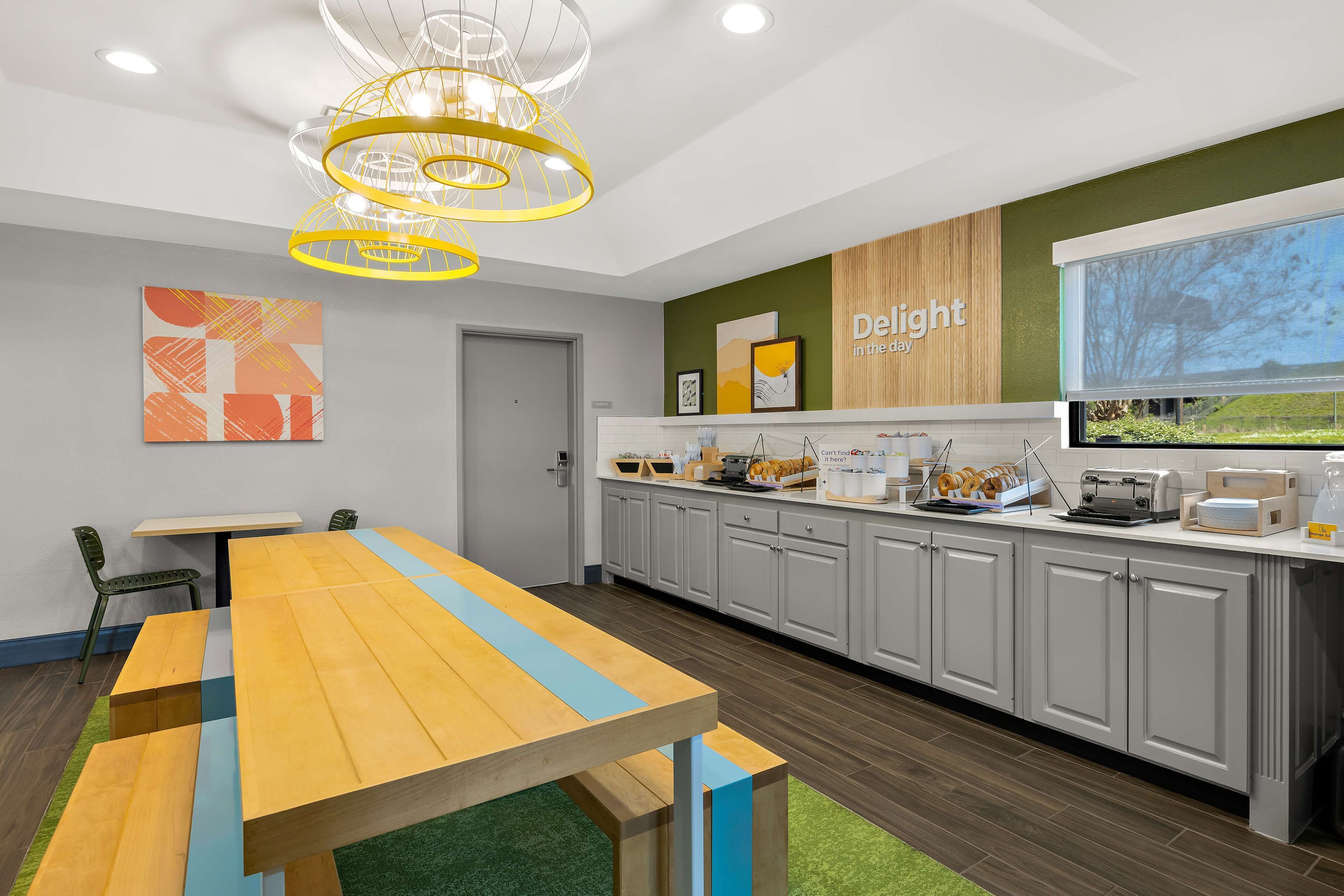 free daily self-service breakfast