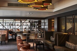 Restaurant - DoubleTree by Hilton London - Ealing Hotel (London)