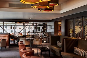 Dining - DoubleTree by Hilton London - Ealing Hotel (London)