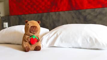 Standard Room, 1 Double Bed | Desk, blackout drapes, soundproofing, cribs (free)