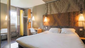 Desk, blackout curtains, soundproofing, free cots/infant beds