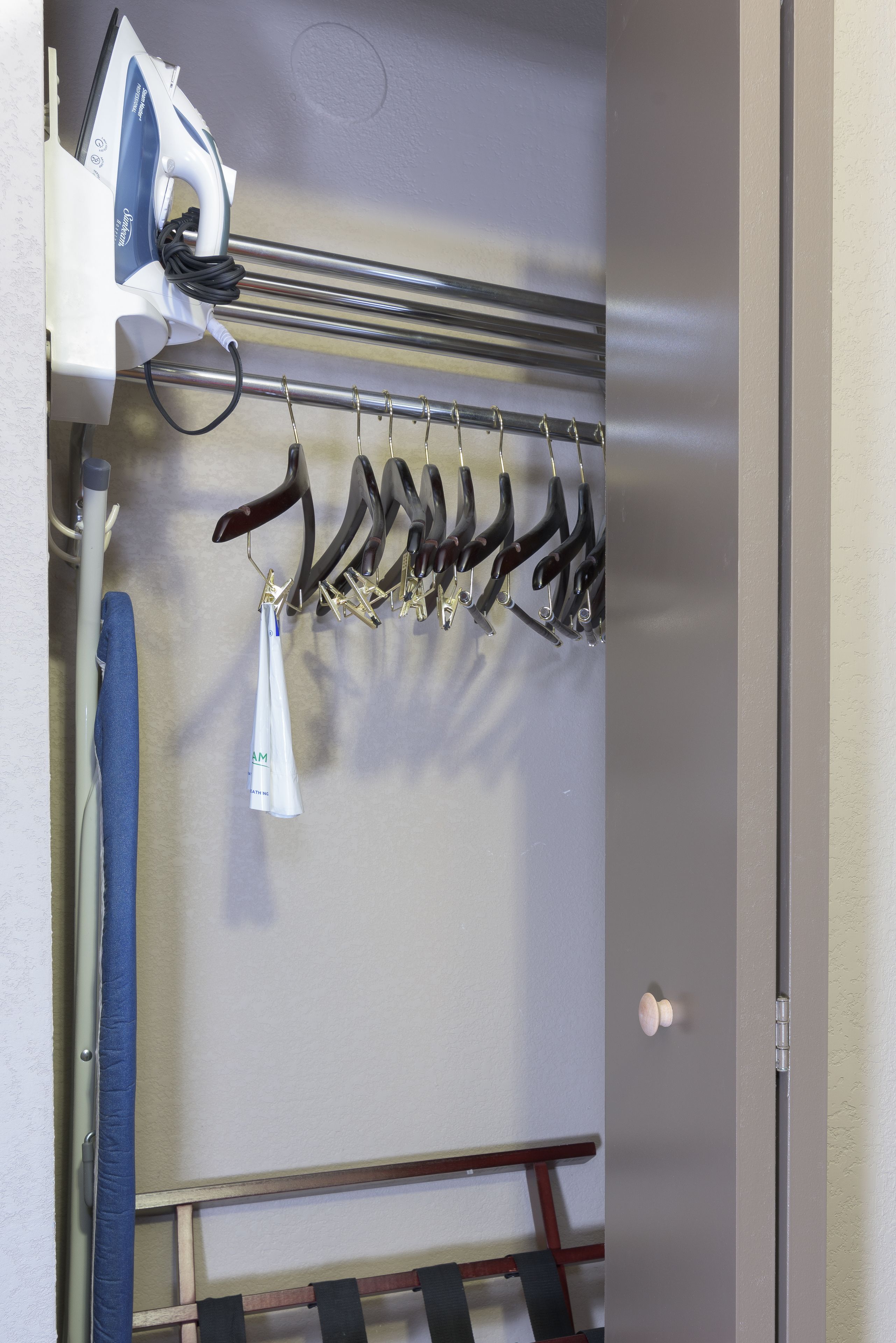 premium bedding, in-room safe, desk, laptop workspace