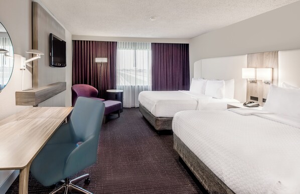 Premium bedding, desk, laptop workspace, iron/ironing board - The Arlin, a Tribute Portfolio Hotel by Marriott (Arlington)