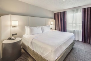 Ropa de cama de alta calidad y escritorio