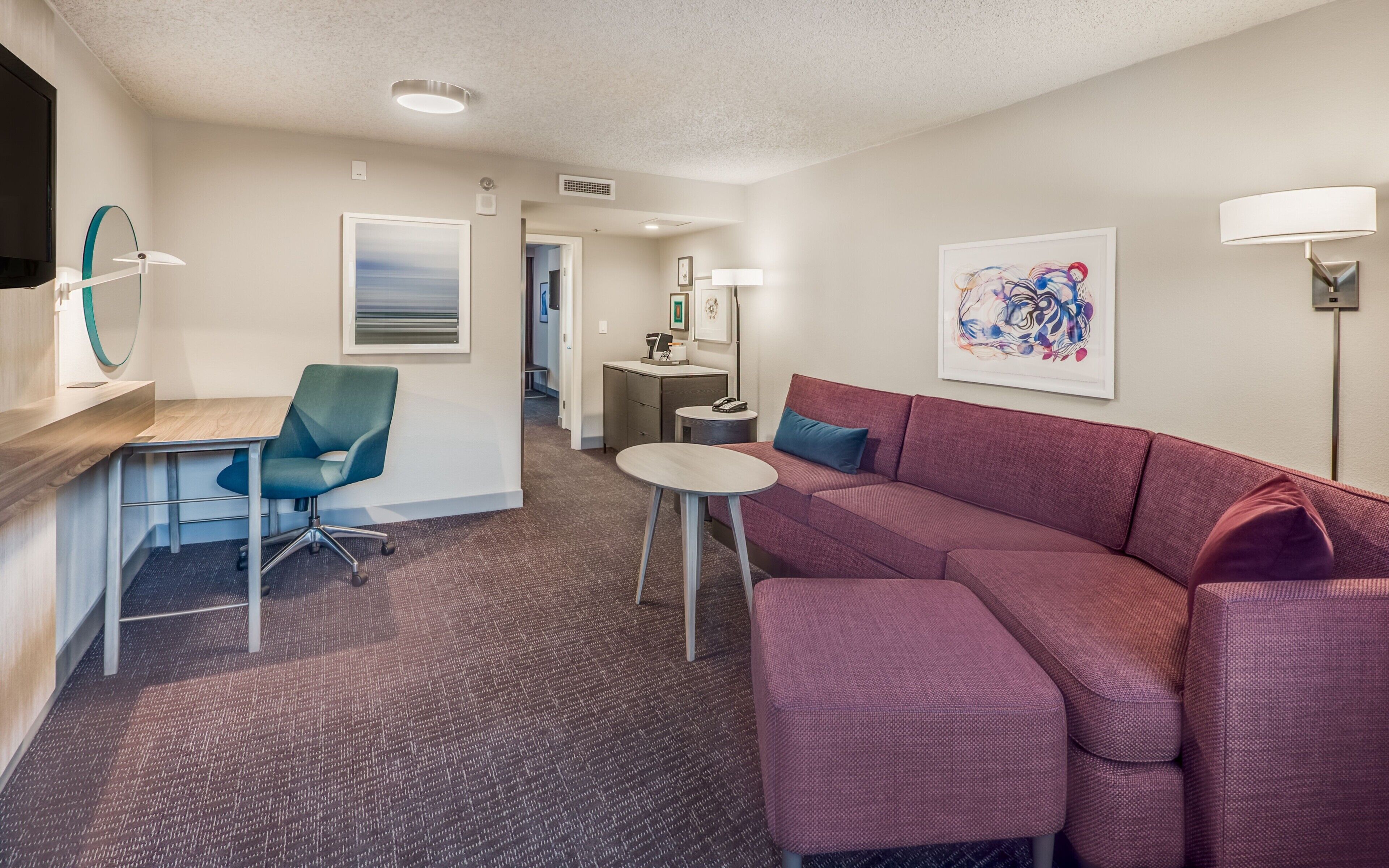 Ropa de cama de alta calidad y escritorio 