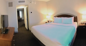 Ropa de cama de alta calidad y escritorio