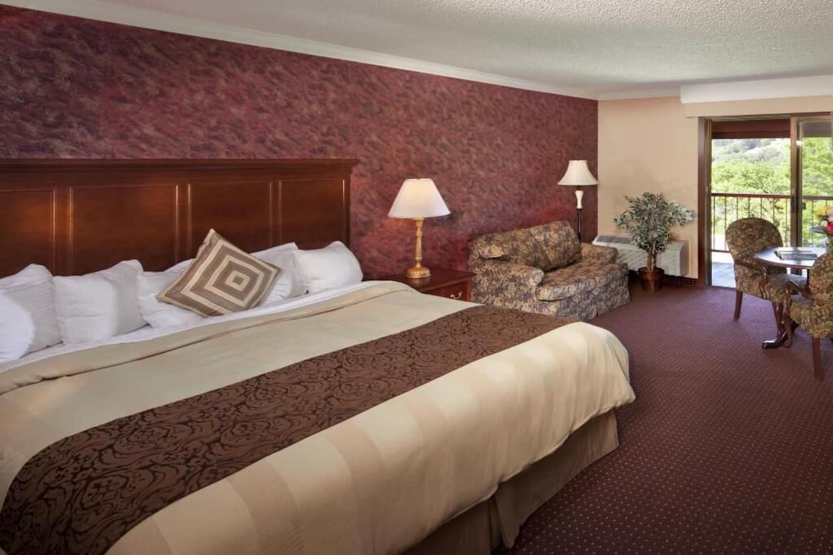 Postazione laptop, ferro/asse da stiro, Wi-Fi (a pagamento), lenzuola