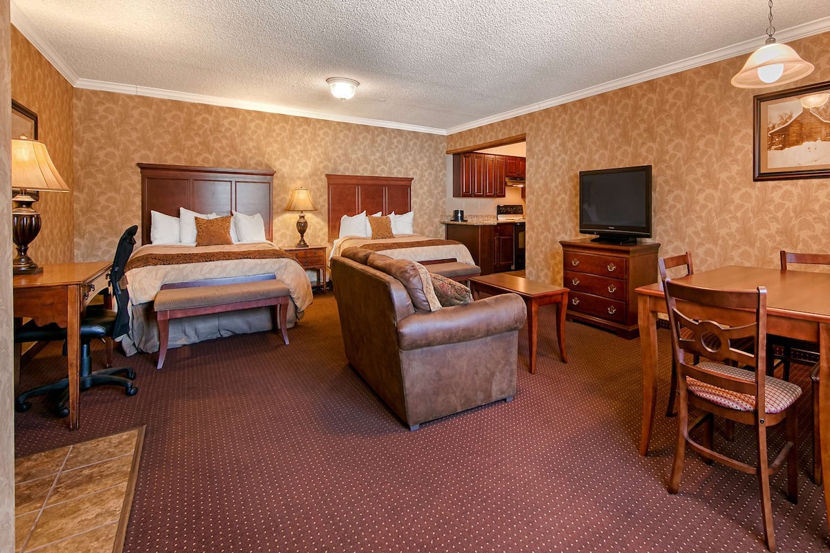 Suite, 2 Queen Beds, Kitchen (Living Room, Full Kitchen) | Laptop workspace, iron/ironing board, WiFi, bed sheets