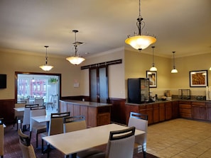 Free daily continental breakfast