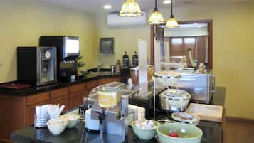 Free daily buffet breakfast