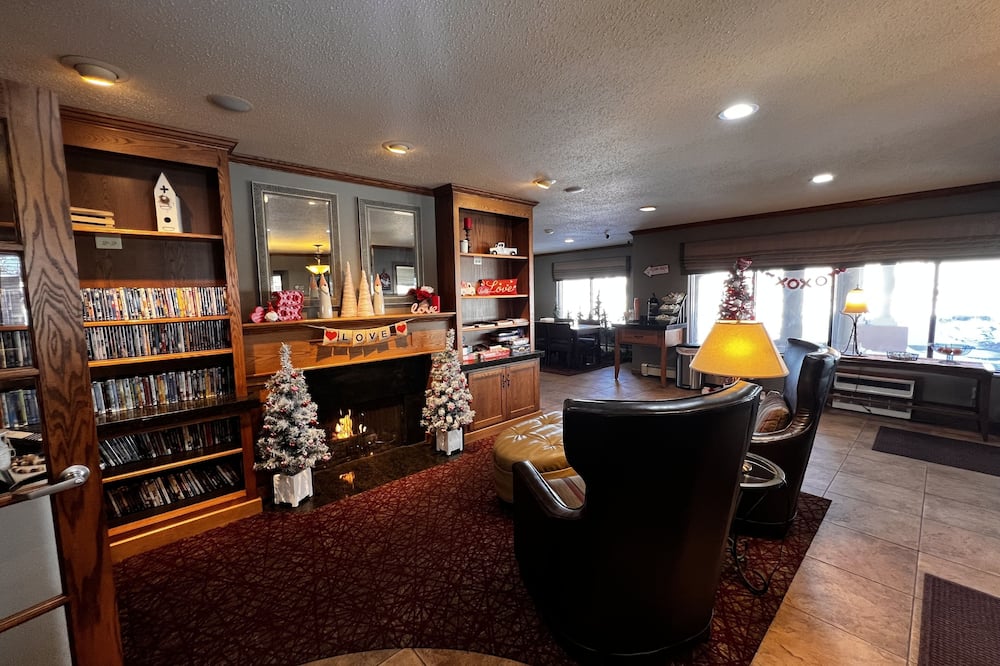 Quality Inn & Suites Detroit Lakes