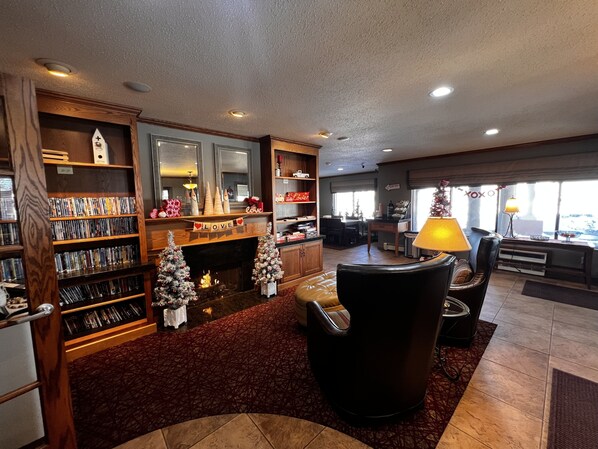 Lobby - Quality Inn & Suites Detroit Lakes (Detroit Lakes)